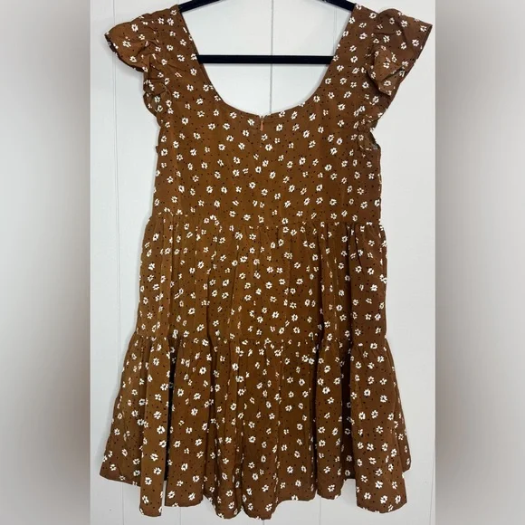 Entro Ditsy Floral Ruffle Tier Lined Romper Size Small - Picture 2 of 9